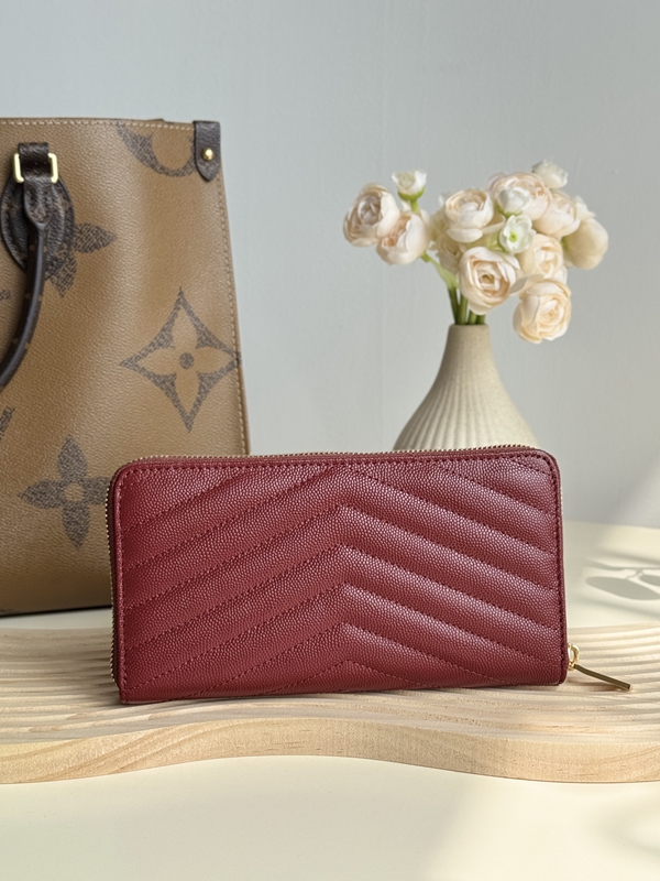 イヴサンローラン財布背面デザイン